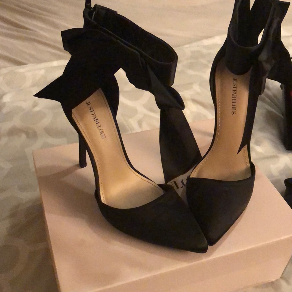 Just Fab Black Pumps